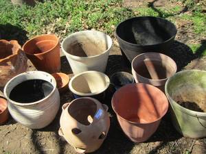 lot 230 image: large lot of plant pots
