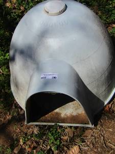 lot 232 image: dog igloo HOUSE D