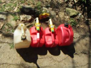 lot 241 image: gas can lot qty 4