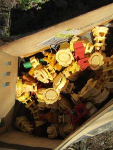 lot 243 image: ELECTRIC FENCE CONNECTORS