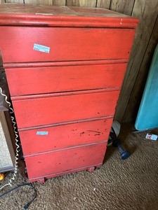lot 309 image: CHEST OF DRAWERS - 5 DRAWERS  REDORANGE