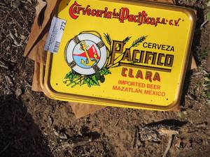lot 272 image: METAL SIGNS - CERVEZA PACIFICO CLARA BEER  11 X 8 QTY 5 - NEW