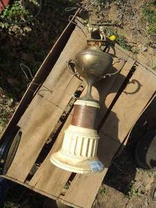 lot 284 image: HORSE TROPHY - FT. WORTH HORSESHOE CLUB 1954