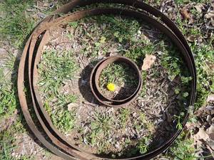 lot 273 image: BARREL RINGS X 3  & 2 METAL HUBS FROM WAGON WHEEL