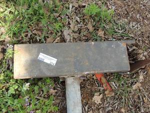 lot 274 image: METAL MAIL BOX ON STEEL  POLE