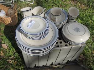 lot 286 image: ANCHOR HOCKING - SEASCAPE C870094 DISH SET - 8 PLATES, 8 SALAD, 7 BOWLS, 7 CUPS & 7 SAUCERS