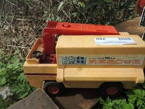 lot 290 image: TOY TRUCK