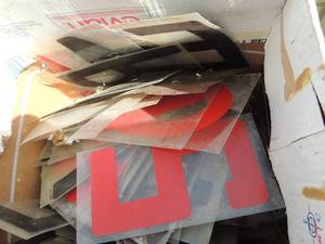 lot 292 image: PLASTIC LETTERS & NUMBERS FOR DISPLAYMARQUEE BOARDS