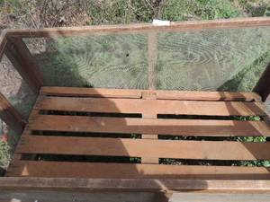 lot 295 image: SMALL ANIMAL CHICK GROWTH  ELEVATED PEN