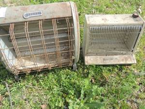 lot 297 image: 2 ELECTRIC HEATERS - EVERSHOT ( OLD STYLE CORD)  & LAKEWOOD
