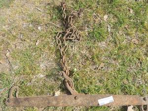 lot 298 image: VINTAGE SINGLE TREE  W CHAIN ATTACHED