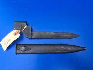 lot 8 image: Vintage South African No. 9 Bayonet w Scabbard