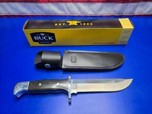 lot 160 image: NEW Buck Frontiersman 0124BKSLE-B Knife w Leather Sheath