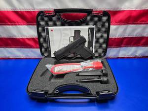 lot 206 image: NEW Walther PPS .40 S&W Pistol w Regular & Extended Grip Magazine