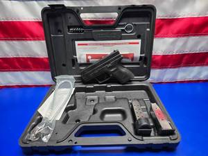 lot 207 image: NEW Smith & Wesson XD-40 Sub-Compact .40S&W Pistol w Regular & Extended Grip Magazine