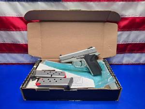 lot 209 image: NEW Smith & Wesson Model 3953 9mm 3rd Gen Double Action w 2 Magazines