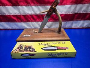 lot 251 image: Frost Cutlery Dakota Spirit II Tanto Knife w Deer Antler Knife Display
