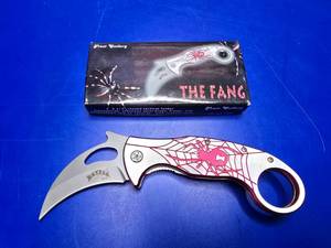 lot 256 image: Frost Cutlery The Fang Folding Knife