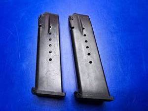 lot 262 image: Lot of 2 Hudson H9 Magazines