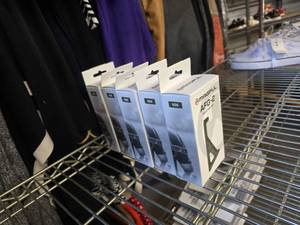 lot 141 image: Magpul MAG414-ODG AFG-2 Angled AR15 Foregrip - OD Green.  QUANTITY 5. BID IS TIMES THE QUANTITY