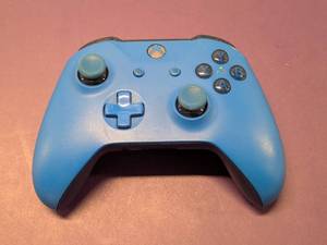 lot 14 image: XBOX One Wireless Controller Model 1708