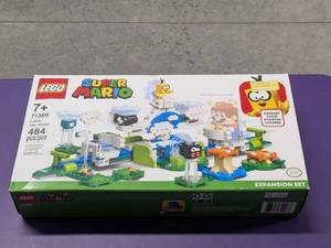lot 27 image: Lego 71389 Lakitu Sky World - NEW