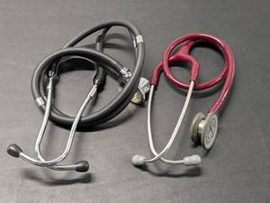 lot 61 image: Lot of 2 - Stethoscope