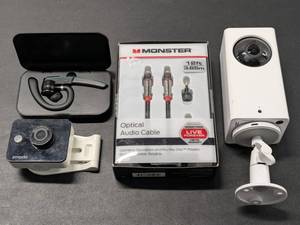 lot 77 image: Lot of 4 - Electronic Bundle (see photos)
