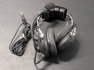 lot 82 image: HD HeadSets Heavy Duty