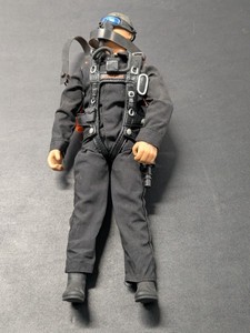 lot 92 image: 1992 Hasbro Action Figurine Doll 12