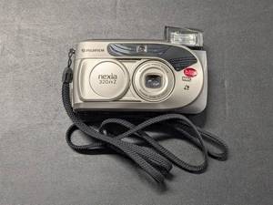 lot 107 image: Fujifilm NEXIA 320ixz 35mm Film Camera
