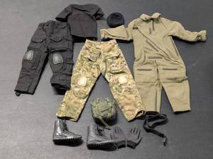 lot 125 image: Dolls Militaria Clothes