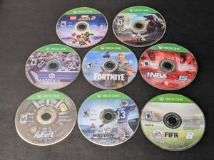 lot 189 image: Lot of 8 - XBOX One Games