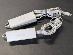 lot 207 image: Lot of 2 - Nintendo Wii U Gamepad Charger WUP-011(USA)