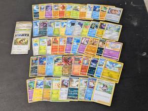 lot 212 image: 60 Pokemon Cards