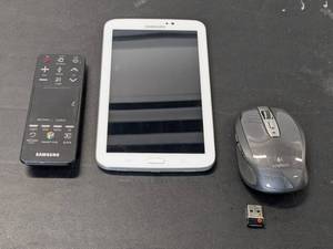 lot 221 image: Lot of 3 - Electronic Bundle