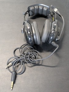 lot 237 image: ASA Headset wMic