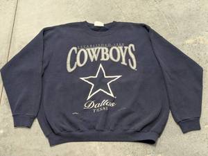 lot 261 image: VTG 95 Lee Sport Dallas Cowboys Crew Neck Pullover Sweatshirt 2XL USA Made