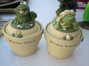 lot 57 image: 2 frog outdoor dcor plus citronella candles as well new