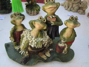 lot 59 image: frog family on lily pad