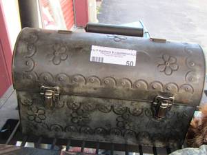 lot 50 image: Black handled lunch box