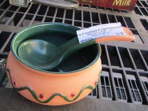 lot 52 image: Pottery soup bowl with matching spoon - Made in Mexico