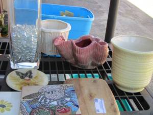 lot 91 image: VASE W BEADS, 3 PLANTERS, CUTTING BOARD, TRIVIT PLUS