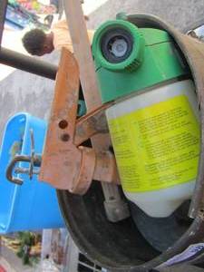 lot 98 image: caulking gun- power sprayer for yard -