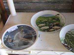 lot 107 image: dcor wall plates