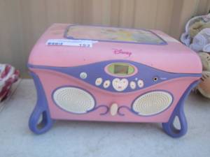 lot 153 image: little girls cd player also vanity with mirror