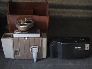 lot 165 image: Kodac S Series Camera  & BELL & HOWELL 8 MM CAMERA