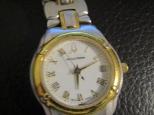 lot 10 image: Mercedes Benz SLT