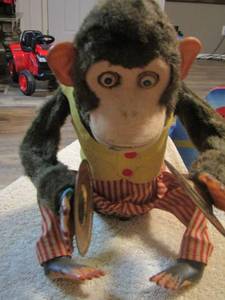 lot 14 image: vintage monkey playing musical instruments