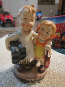 lot 122 image: porcelain boy dcor